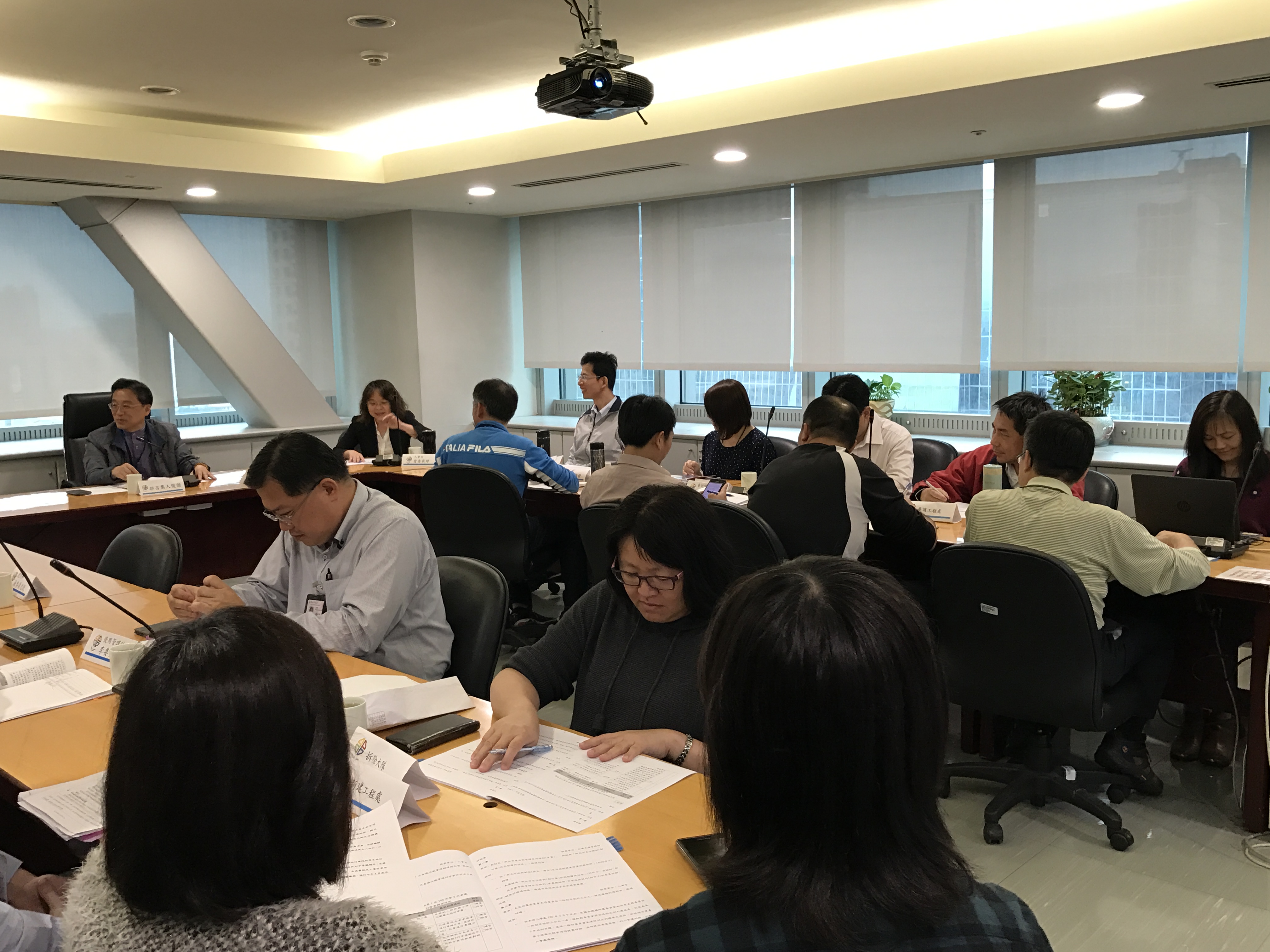 同仁發表意見