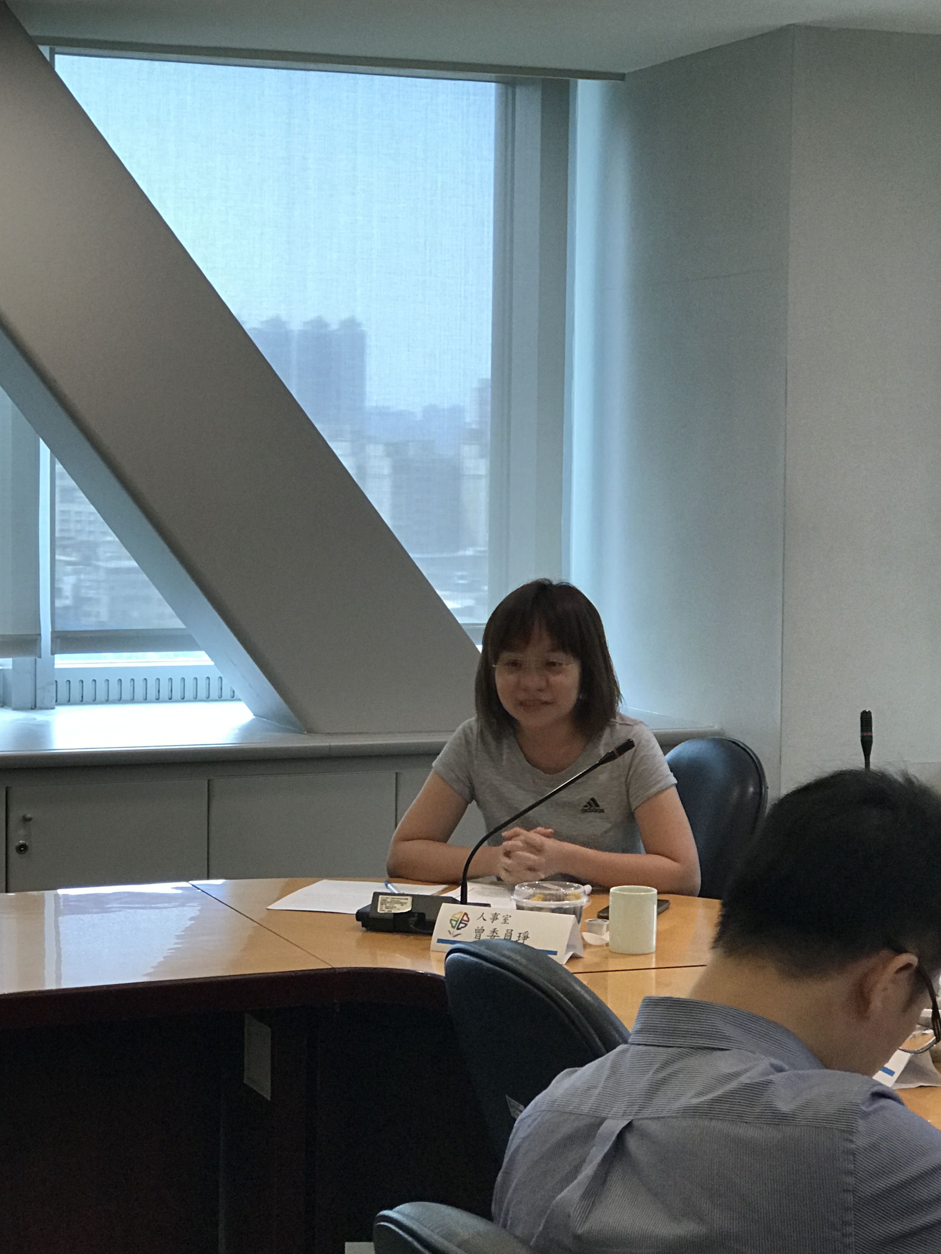 人事室主任發言
