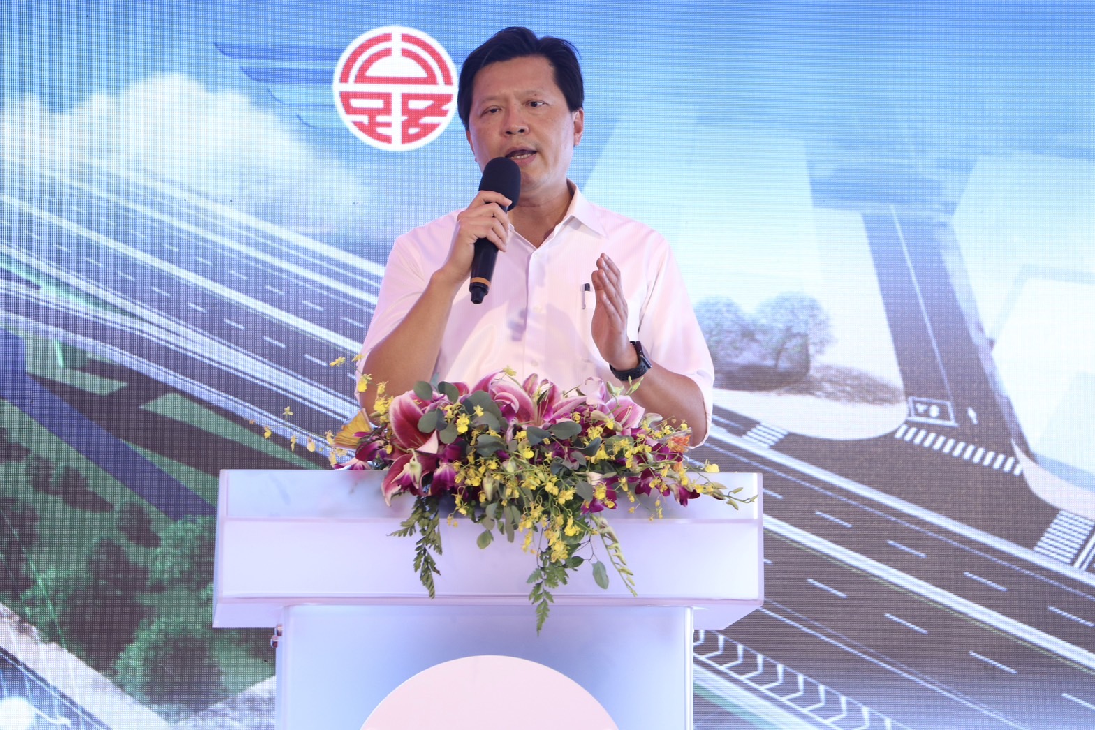 新北市副市長朱惕之出席台65線增設浮洲北上南下匝道工程通車典禮致詞時表示，新北市政府除向中央爭取增設台65浮洲上下匝道，也同步辦理平面道路的優化工程，大幅紓解板橋地區交通壅塞情形。