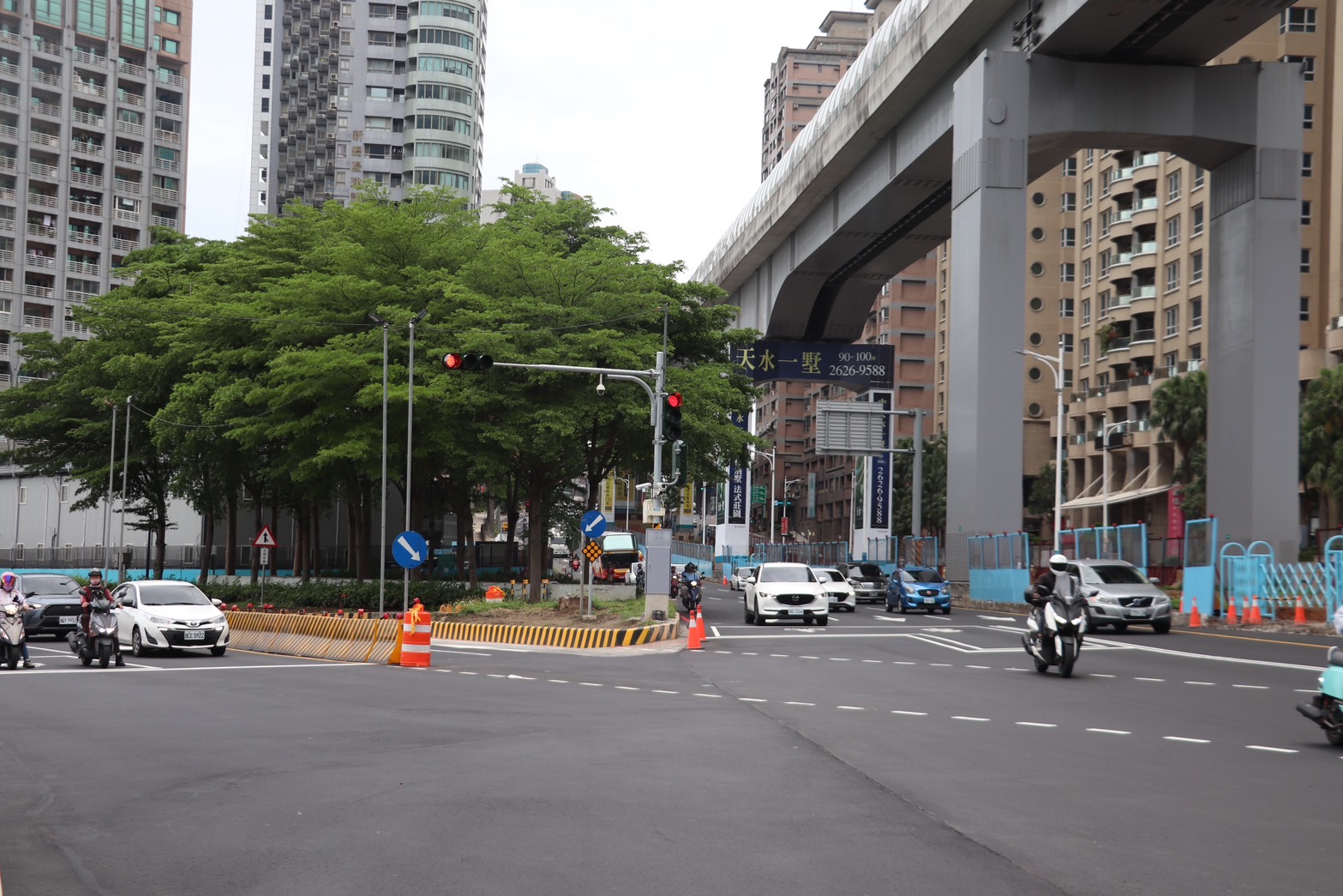 淡北道路工程於今年2月開工後，首先施作新北市路段工程，除了捷運紅樹林站後方的平面道路段進行整地、鋪設施工便道、架設圍籬等作業外，位於淡金路、中正東路1段的兩處匝道也已於4月起開始進行前置作業以及施工交維。